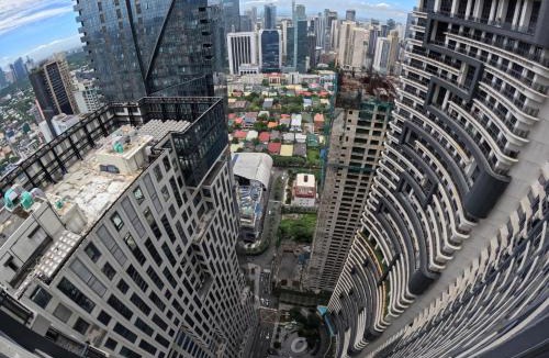 Downtown House | 56th Floor - Makati View - Knightsbridge Residences