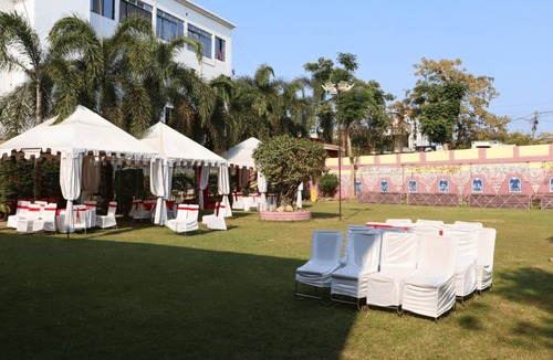 Rasulgarh Hotel | 600 m² Hotel ∙ 4 guests