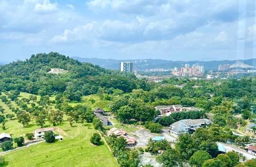 Cheras House | 600 m² House ∙ 1 bedroom ∙ 2 guests