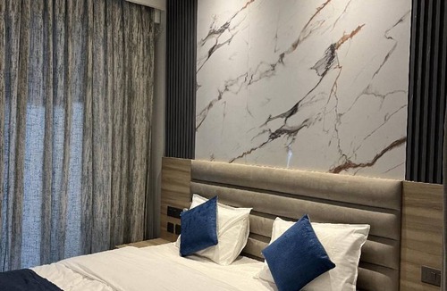Noida Apartment | 645 m² Serviced apartment ∙ 2 guests