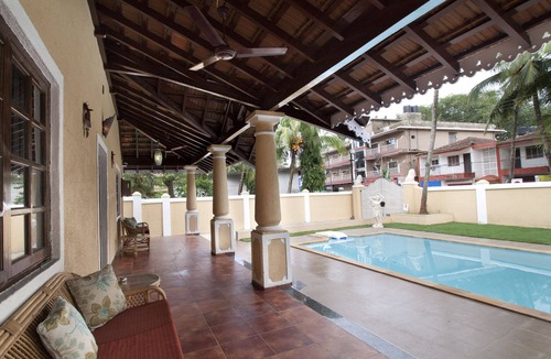 Calangute Villa | 7 Bedroom Villa with a Private Swimming Pool - 2 minute walk to Calangute Beach