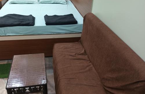 Kolkata Hotel | 73 Rest House
