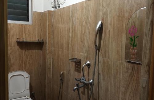 Kolkata Hotel | 73 Rest House