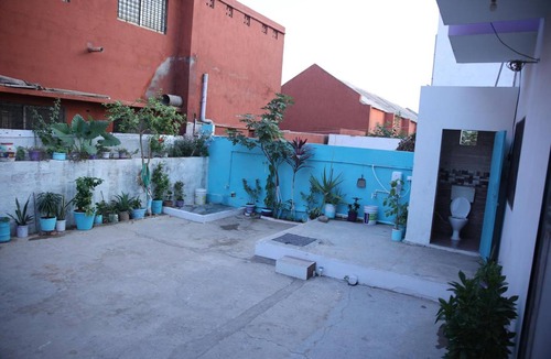 Dwarka House | 750 m² Bungalow ∙ 9 guests
