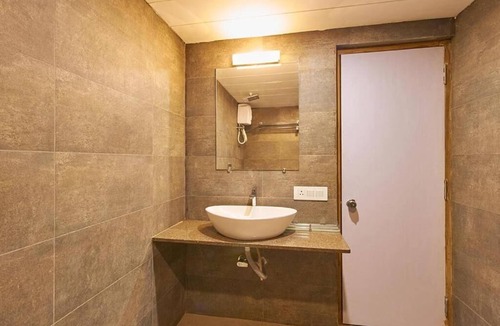 Gandhinagar Hotel | 7Wonders Hotel