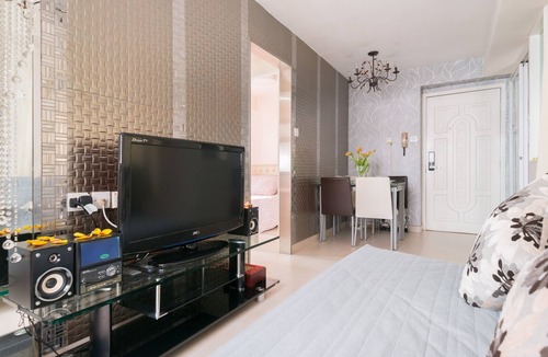 Wan Chai Apartment | 8 mins HKCEC, 5mins MTR, nr Causeway Bay