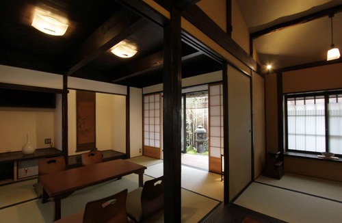 Karasuma House | 81 m² House ∙ 2 bedrooms ∙ 127 guests