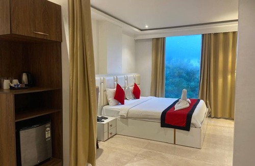 Basti Hotel | 8fold by LaRiSa, Basti