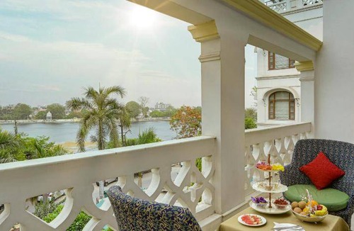 Lake Swaroop Sagar Resort | 900 m² Resort ∙ 4 guests