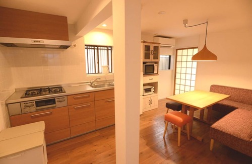Okazaki House | A charming cluster of 5 renovated trad modern houses, Max 30 ppl, "Uan/Kaze"
