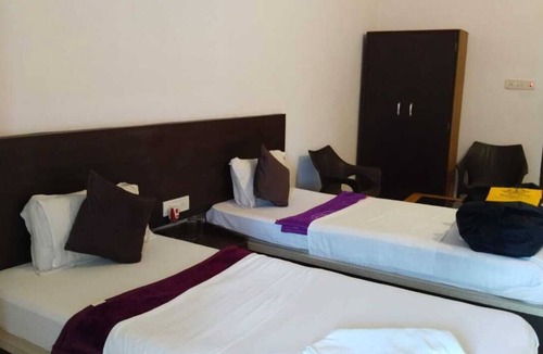 Bodh Gaya Bed & Breakfast | A popular 5-bedroom bed and breakfast accommodation in Bodh Gaya.