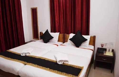 Bodh Gaya Bed & Breakfast | A popular 5-bedroom bed and breakfast accommodation in Bodh Gaya.
