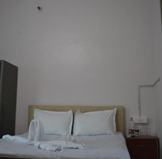 Rajgir Hotel | Aakarsh Hill View Hotel
