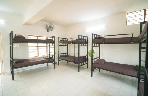 Srikalahasti House | Aare waterfalls homestay