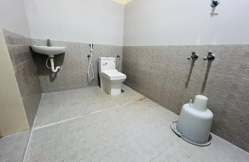 Mayiladuthurai Hotel | Aashira Residency