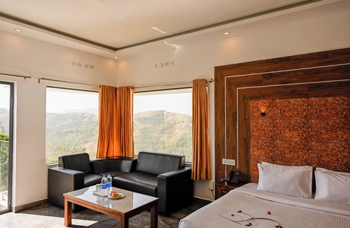 Elappara Resort | Abad Silver Mist