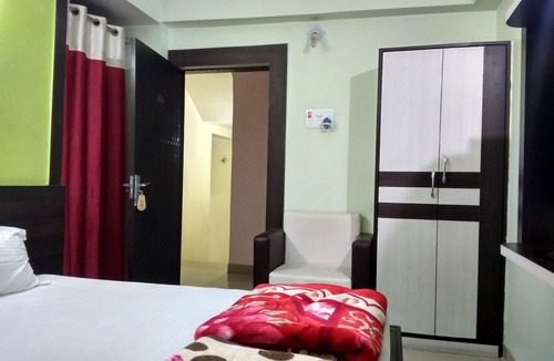 Gaya Hotel | AC room at Hotel Viraat Inn(near Gaya Railway Station)