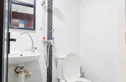Mong Kok House | Ah Shan Hostel