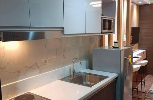 San Antonio Apartment | Air Residences Makati Condo