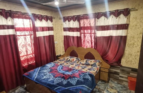 Srinagar House | Alamdar guest house