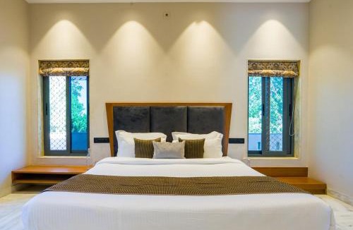 Menar Villa | Alaya Stays Jeevan Tara Villa 3 BHK Retreat Pvt Pool & Garden