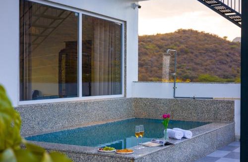 Udaipur Villa | Alaya Stays Kodiyat Pet-Friendly Rooms With Views of Sajjangarh Palace & Plunge Pool