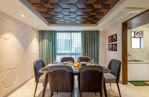 Lalkothi Villa | Alaya Stays Manhattan 1804 - 3 BHK Duplex With Stunning Views, Office & Stylish Bar