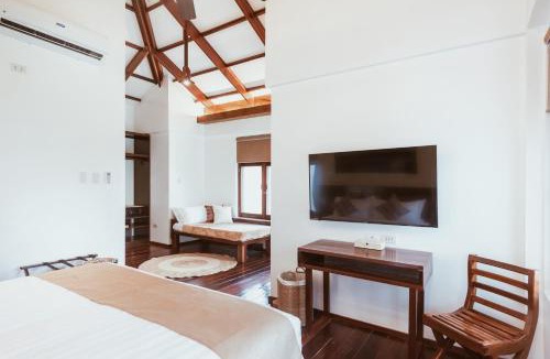 Catangnan Hotel | ALON CLOUD9 Beach Front