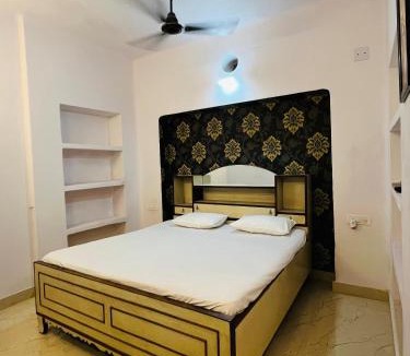 Varanasi House | Amrit Ganga Homestay 1,5 km from kashi vishwanath Near Rathyatra ropeway