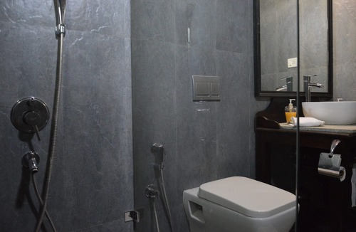 Assagao Cottage | An affordable luxury homestay: pet-friendly, outdoor whirlpool tub