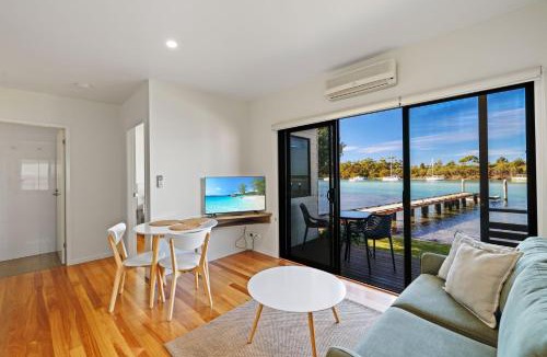 Huskisson Villa | Anglesea Waterfront Bungalow by Book Jervis Bay