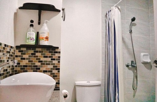 Mactan Export Processing Zone Apartment | Ania Guest Room 316