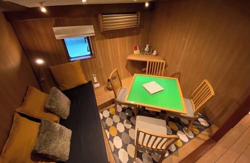 Tin Wan Boat Rental | Antique Cosy Houseboat VINTAGE
