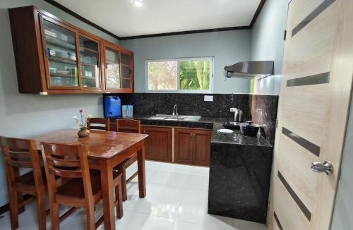 Luna House | Aquino Stays