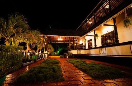 Vaikam House | Arayathu Heritage Villa Resort