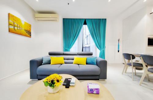 Mont Kiara Apartment | Arcoris Mont Kiara