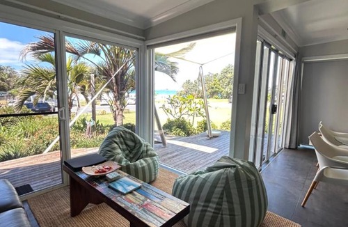 Emerald Beach Apartment | ArtHOUSE Beachfront Accommodation