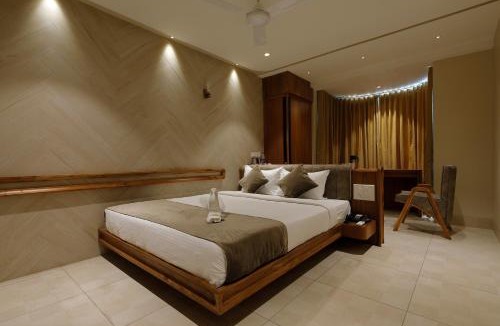 Ellis Bridge Hotel | Artilla Inn