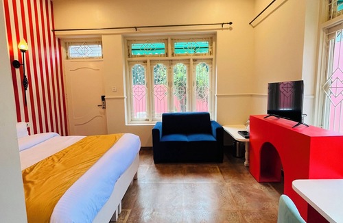 Varanasi Hotel | Artistik Abode