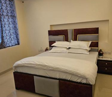 Greater Noida Bed & Breakfast | Ashirwaad 249