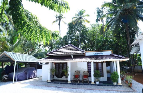 Munroe Island House | Ashtaman's Chayakkadaveedu Homestay