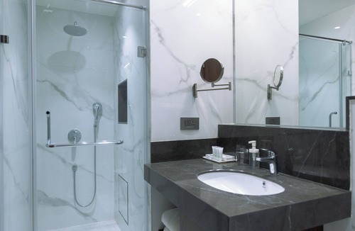 Shavri Colony Hotel | Aura Boutique Hotel