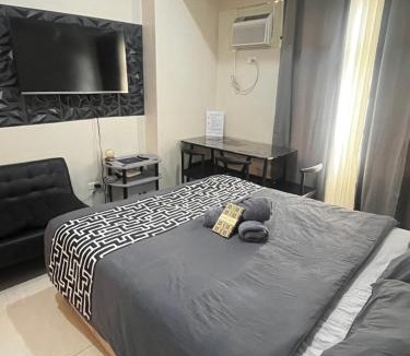 Cubao Hotel | Aurora Escalades Residences