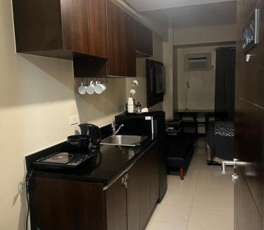 Cubao Hotel | Aurora Escalades Residences