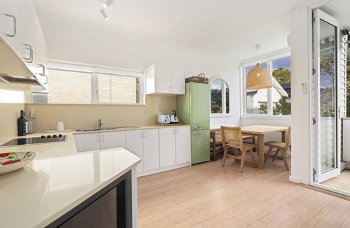 Avalon Beach Apartment | avalon breakers retreat… just steps to Avalon beach…