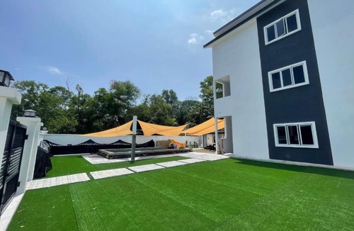 Shah Alam House | Ayra De Villa -Ayra Homestay 9-bedroom with Private Pool