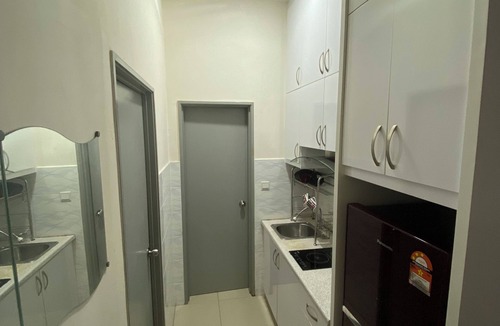 Batu Caves Condo | Ayuman Suites, Gombak with KL City View
