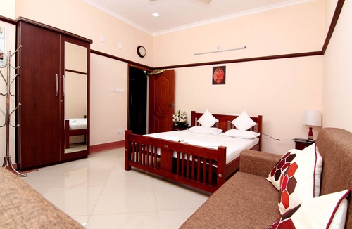 Peringandoor Hotel | Ayur Bethaniya Ayurveda Hospital