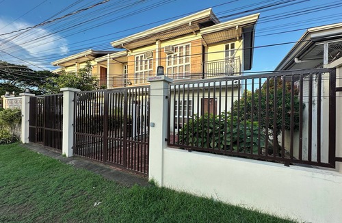 Batangas City Apartment | (B) Explore Batangas: Comfortable Townhouse