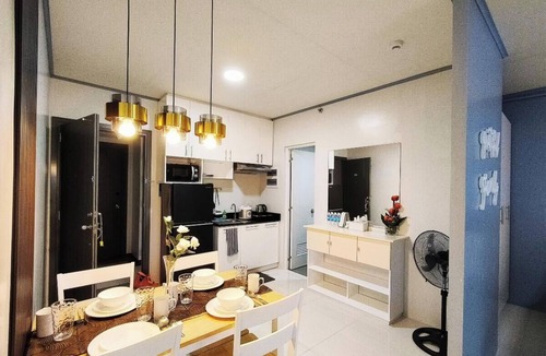 Puerto Princesa City Centre Apartment | B17Kunzite - Puerto Princesa staycation with a balcony+FREE Pool